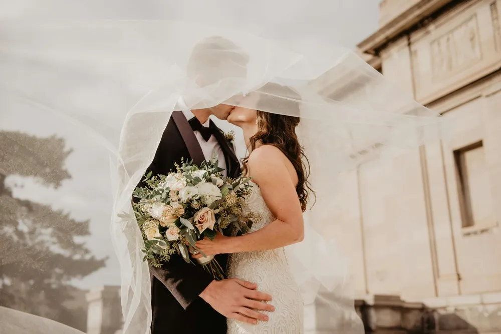 5 Critical Questions to Ask Before Hiring Your Wedding Photographer